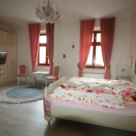 Отель Cour De Berlin 2*